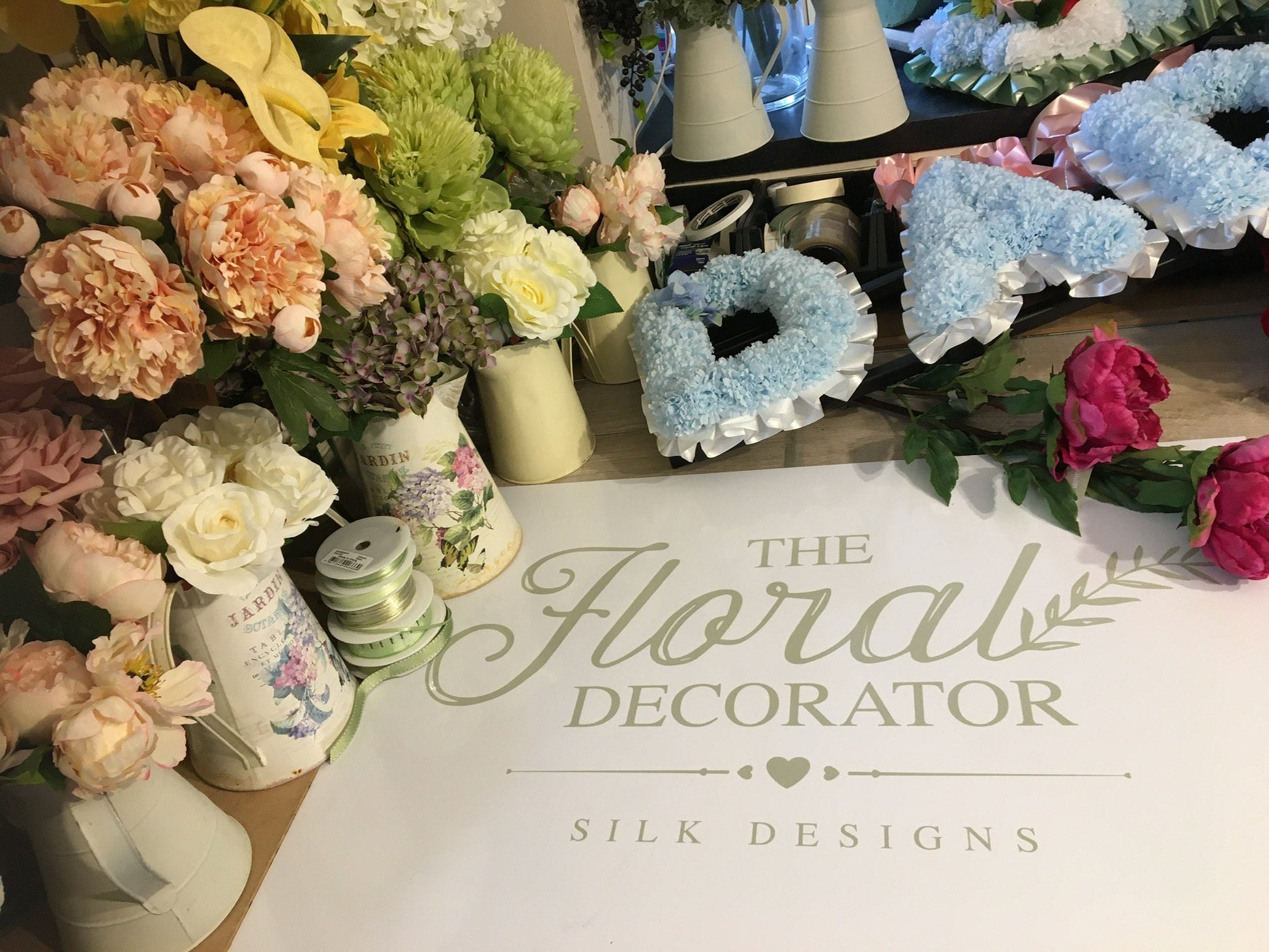 Mum Artificial Silk Funeral Flower Wreath Tribute Pink or Choose Any Colour for Grave Memorial Decoration includes Personalised Name