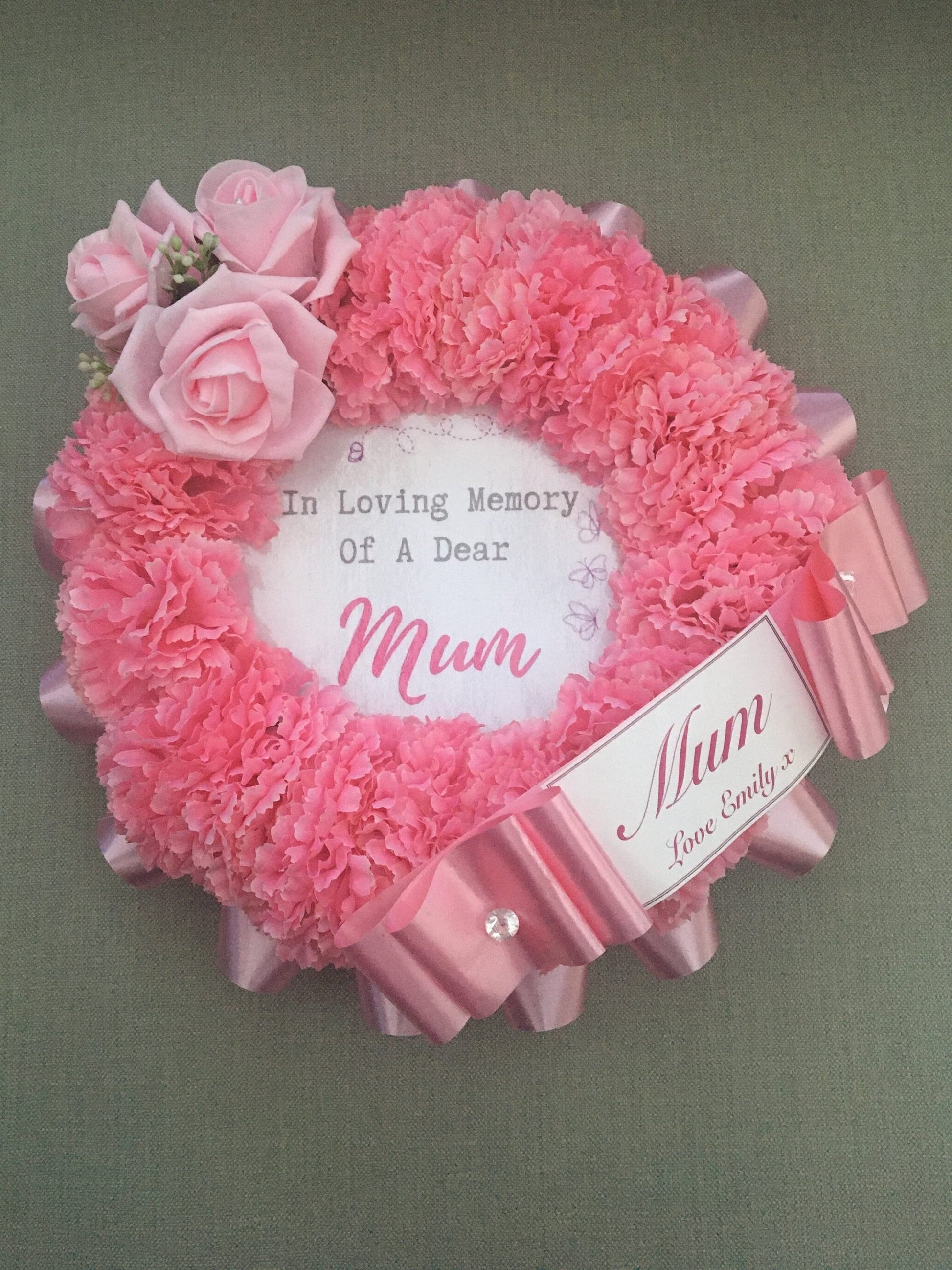 Mum Funeral Flower Wreath - Made From Artificial Silk Flowers - Tribute Keepsake for Mum Mom Mummy Mam Mama - suitable for Grave, Memorial.